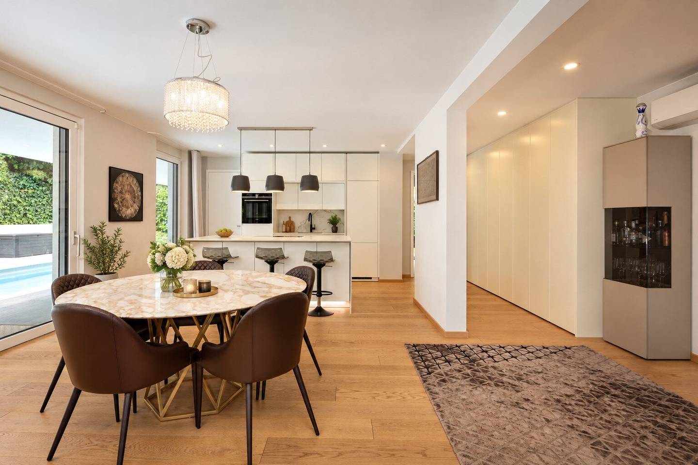 New Build Apartment with Pool Terrace and Garden