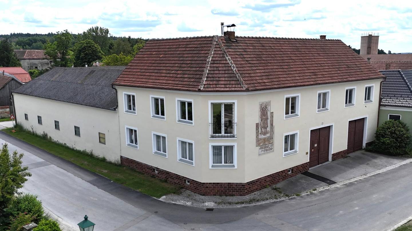 Sanierter Dreikanthof mit Terrasse und Innenhof