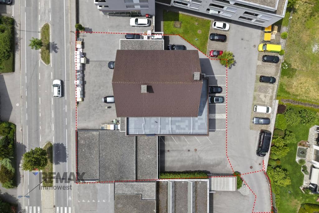 Wohn und Geschäftshaus mit Weinkeller und Stellplätzen
