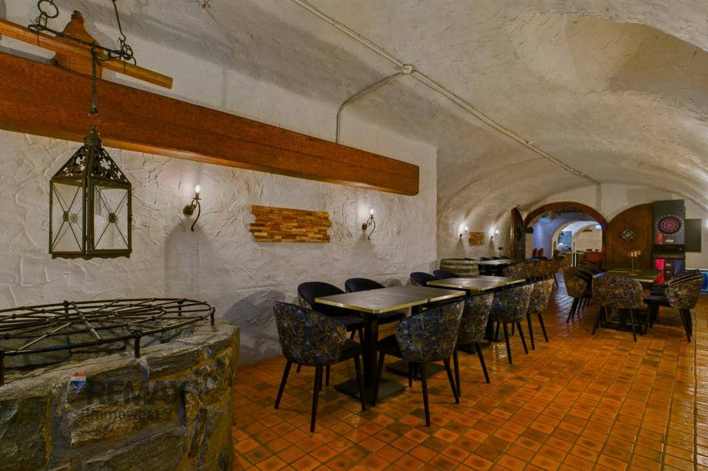 Historic Bärenkeller with Vaulted Ceilings in Prime Location