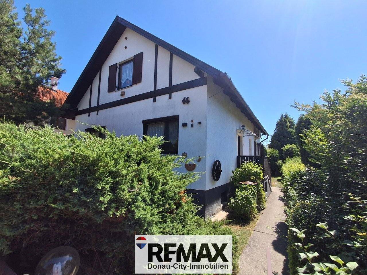 Detached house with garden and expansion potential