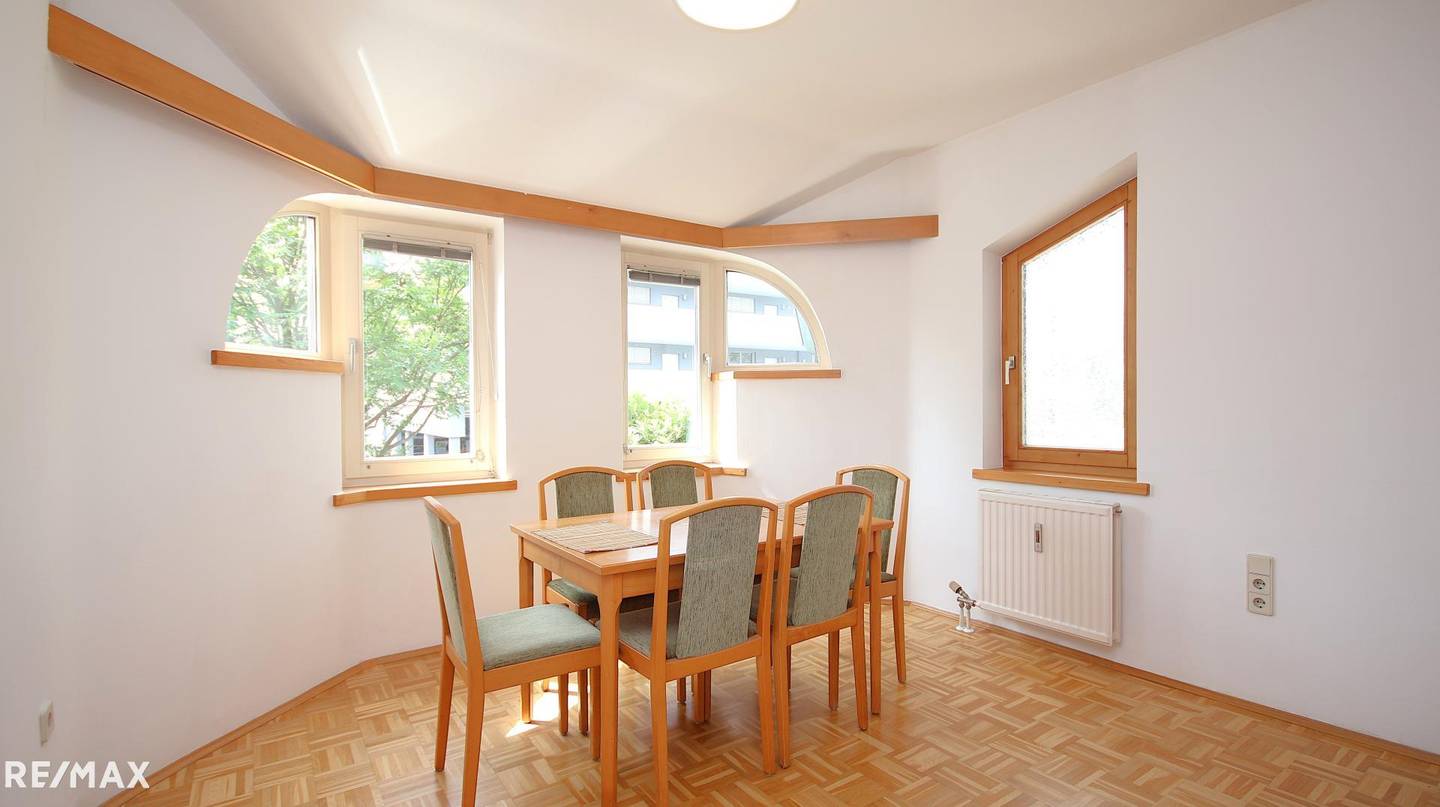 Bright 3 room apartment with balcony and underground parking