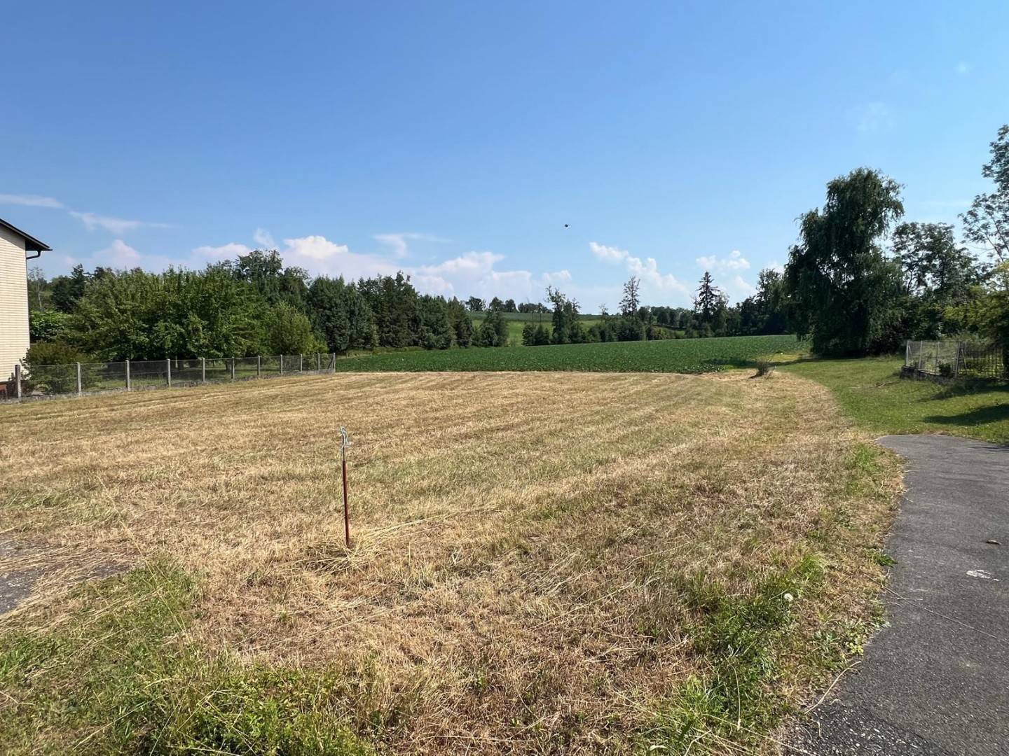 Baugrundstück in sonniger Ruhelage mit guter Anbindung