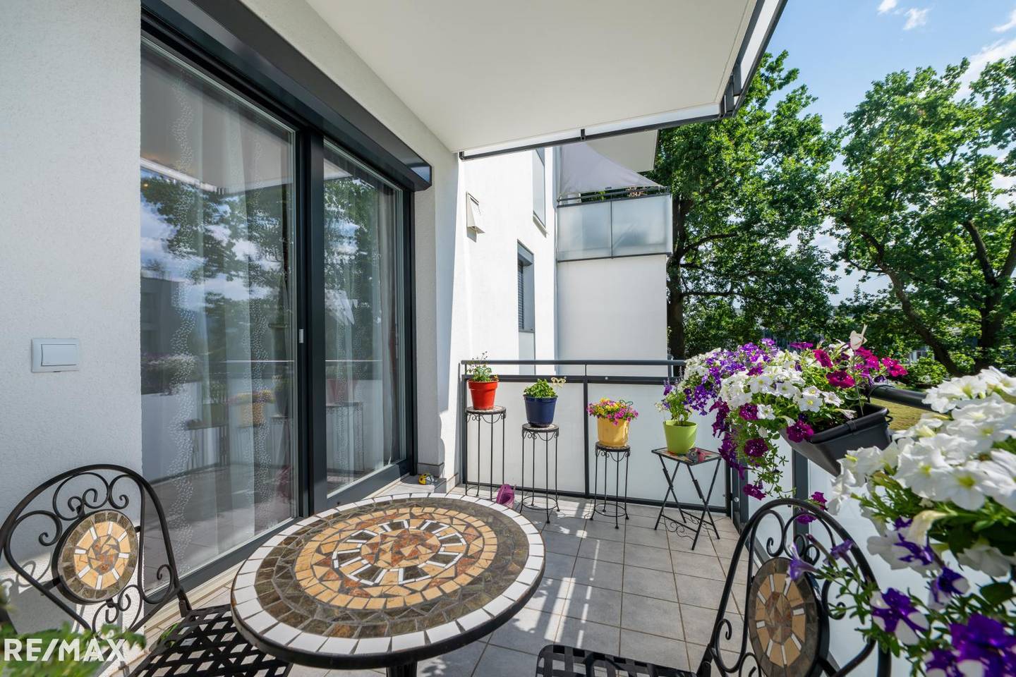 Well-maintained apartment with west-facing balcony and district heating