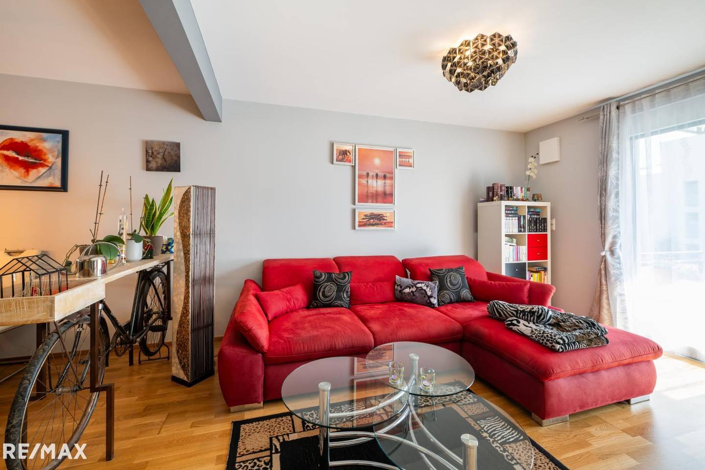 Well-maintained apartment with west-facing balcony and district heating