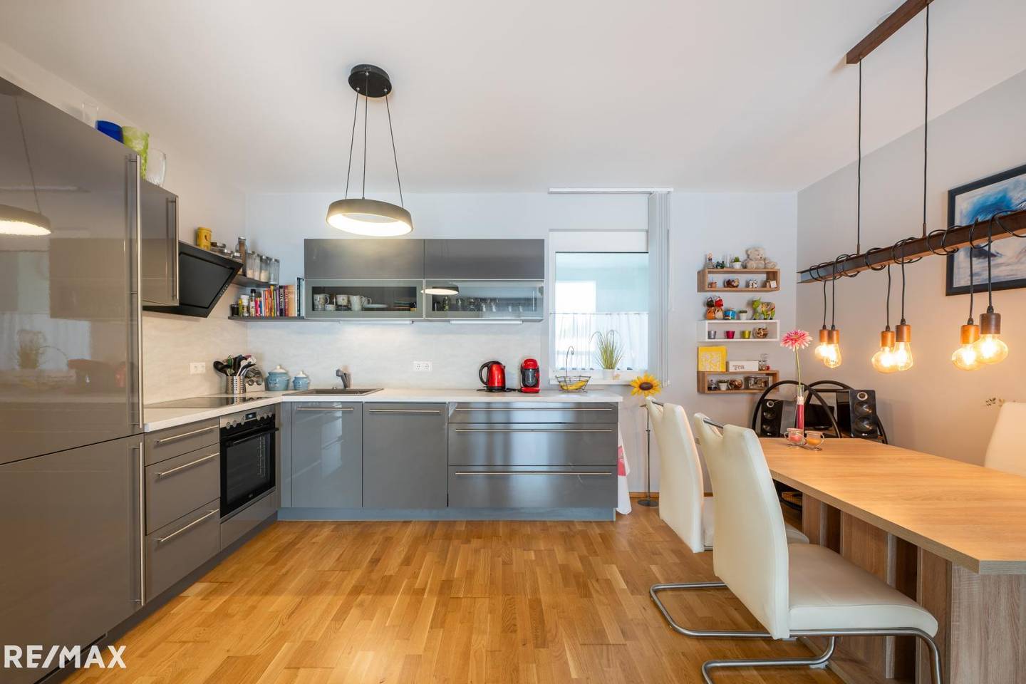 Well-maintained apartment with west-facing balcony and district heating