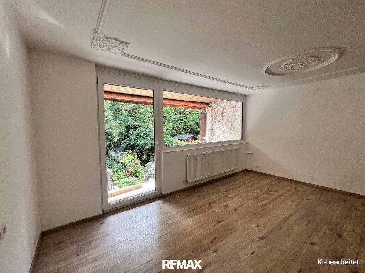 Teilsaniertes Reihenhaus mit Terrasse in Amstetten