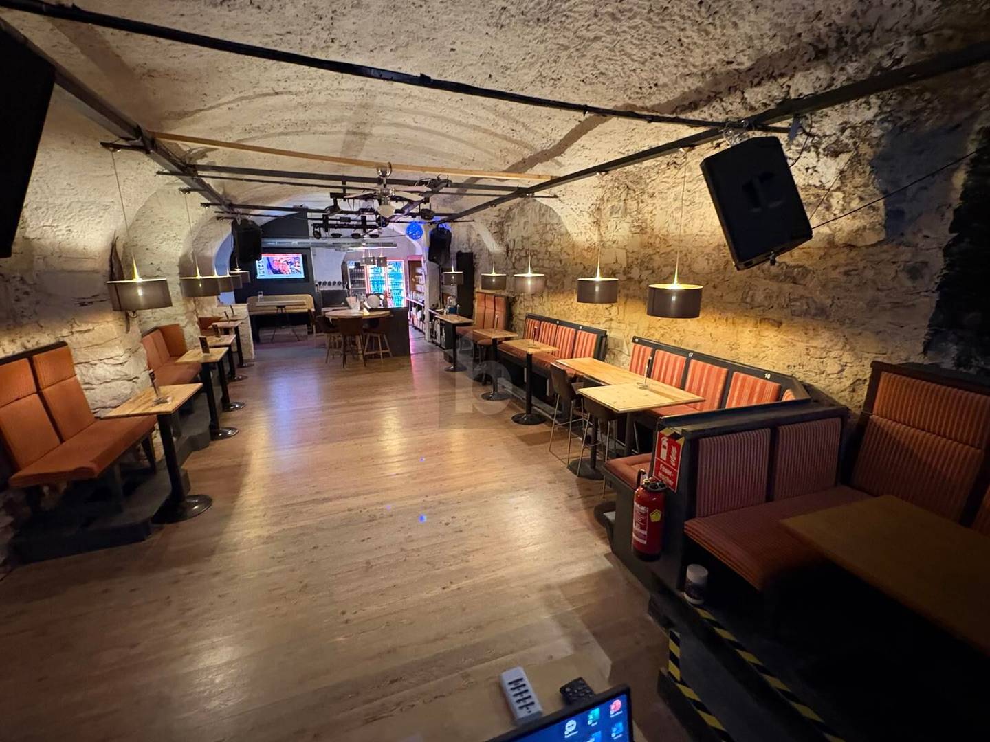 Historisches Gewölbe als Wohnung in bester Hauptstraßenlage