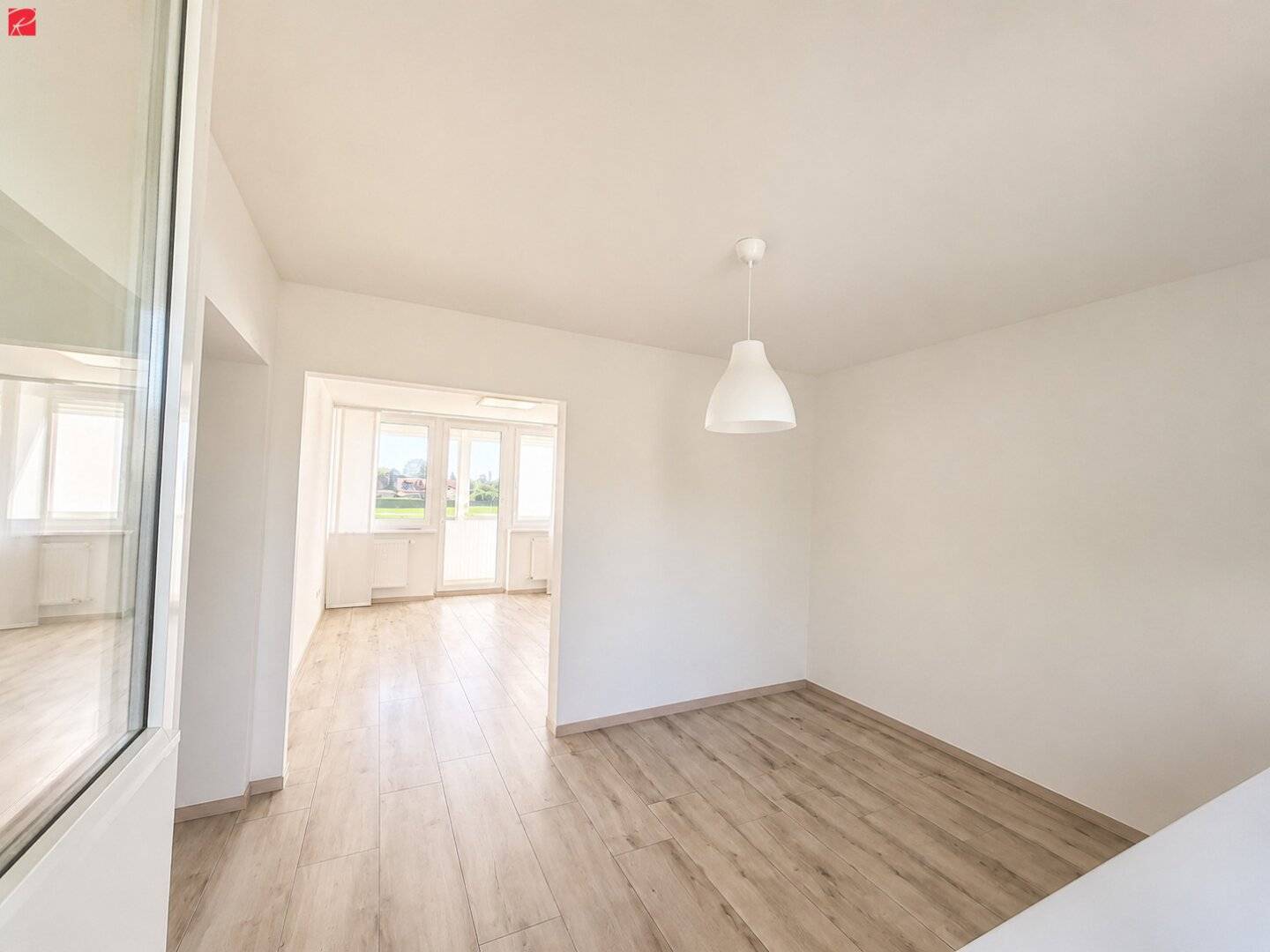 Modernisierte Wohnung mit zwei sonnigen Loggien