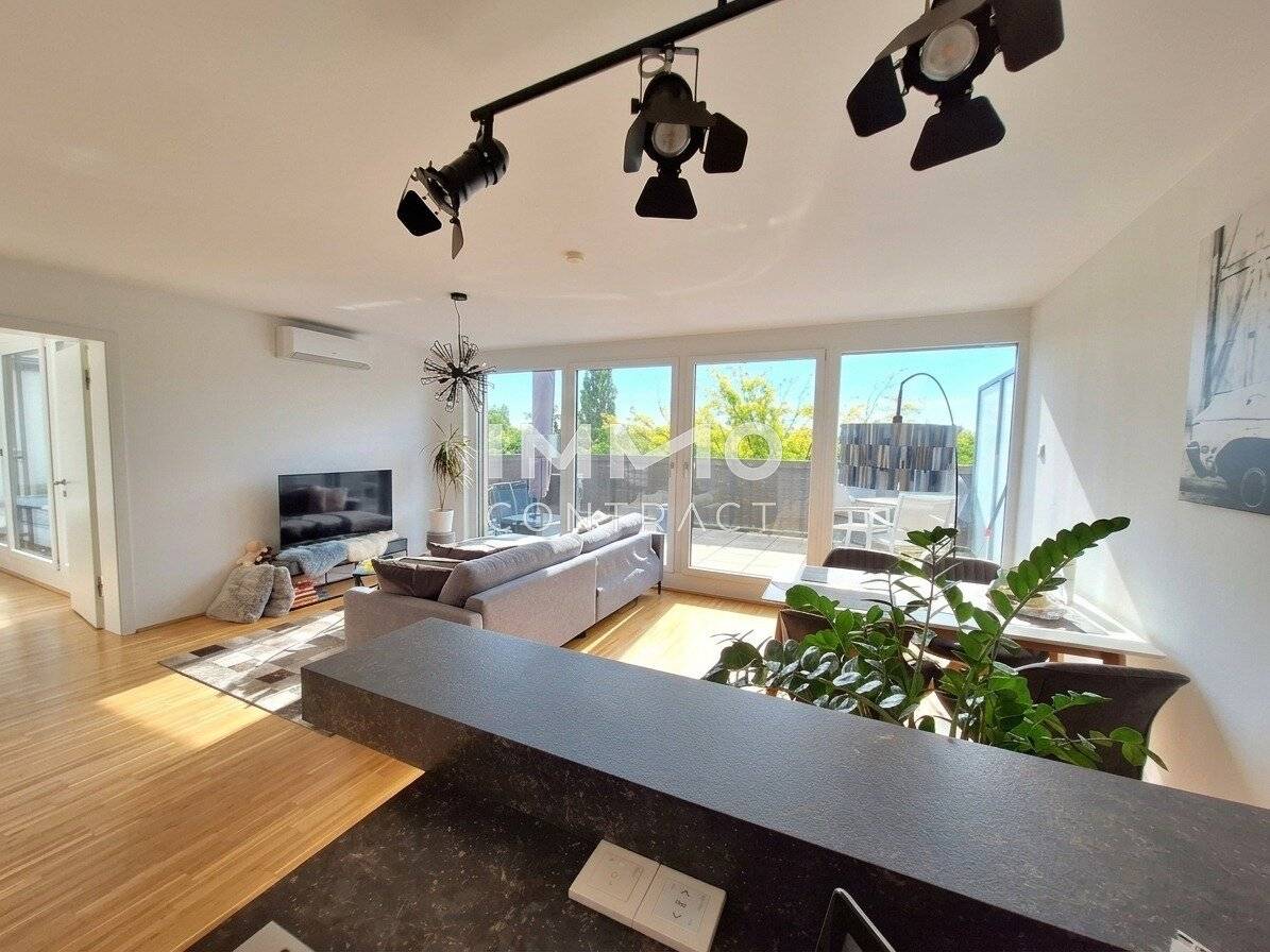 Dachgeschosswohnung mit zwei Terrassen und Klimaanlage
