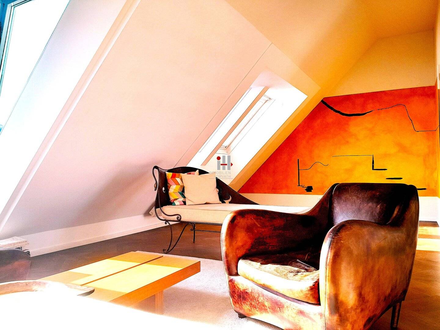 Dachgeschosswohnung mit Terrasse und Klimaanlage in zentraler Lage