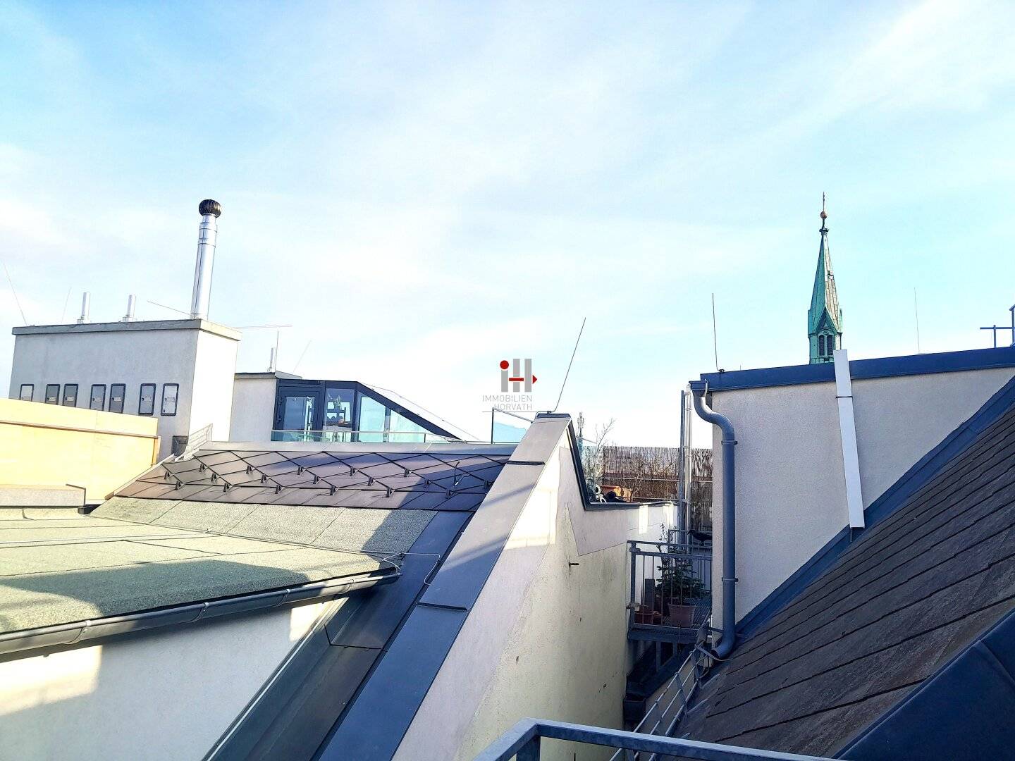 Dachgeschosswohnung mit Terrasse und Klimaanlage in zentraler Lage
