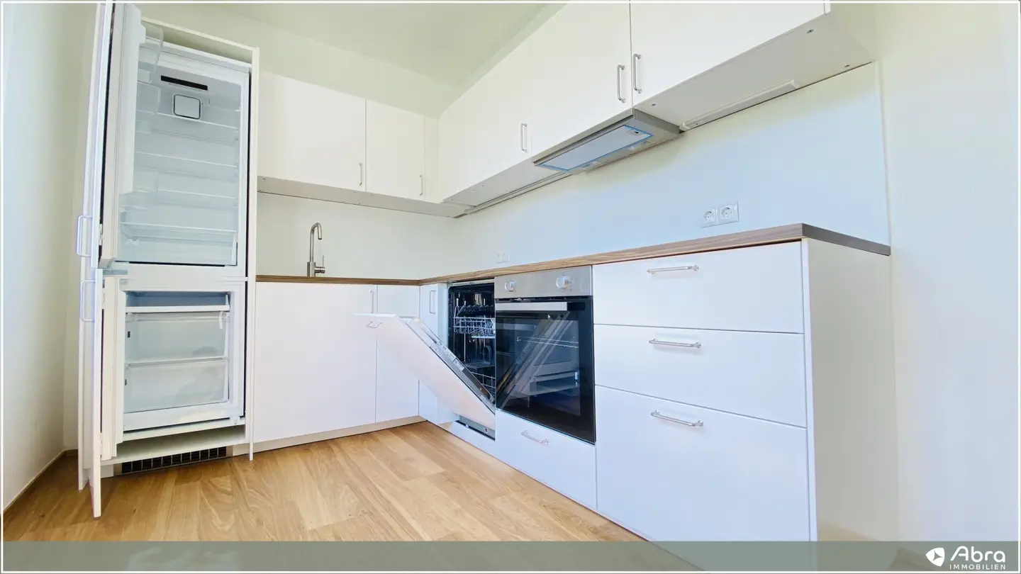 Sanierte Wohnung mit Parkett und Balkon nahe Donau