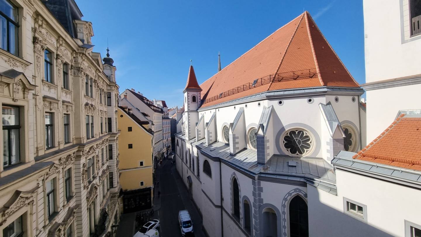 Altbauwohnung mit Kamin und Balkon am Stadtpark