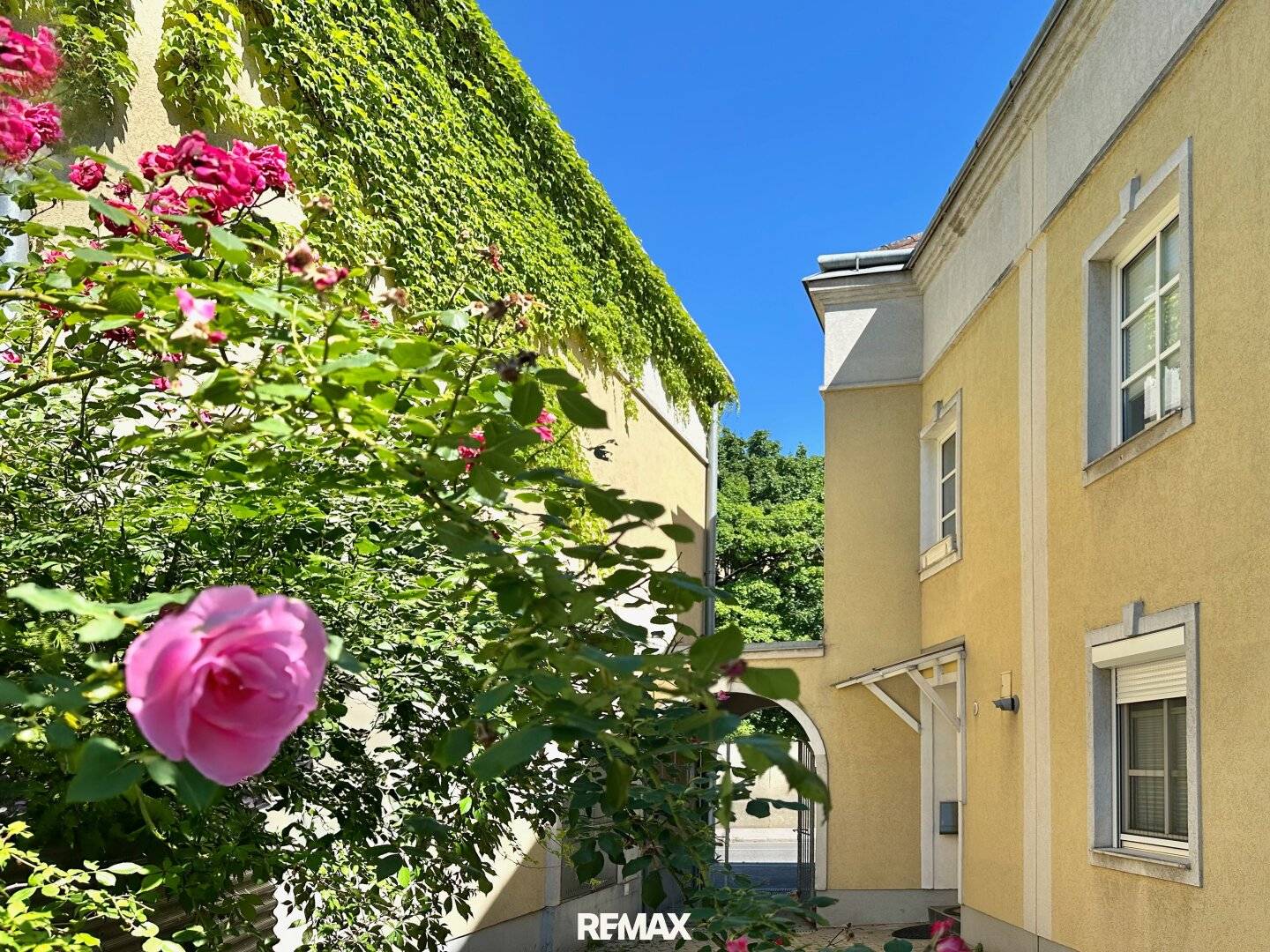 Corner townhouse with sauna and terrace
