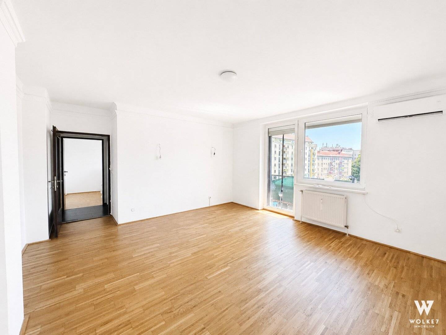 Helle Wohnung mit Loggia und Stellplatz in ruhiger Grünlage