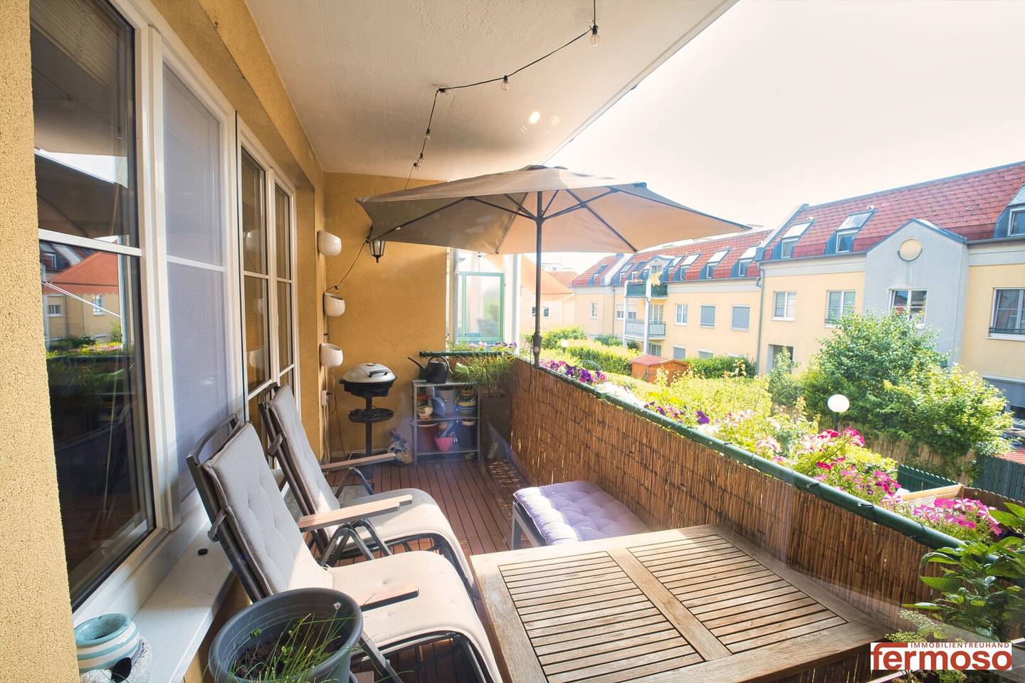 Modern 2-room apartment in Brunn am Gebirge with balcony, garage & air conditioning – € 329,000