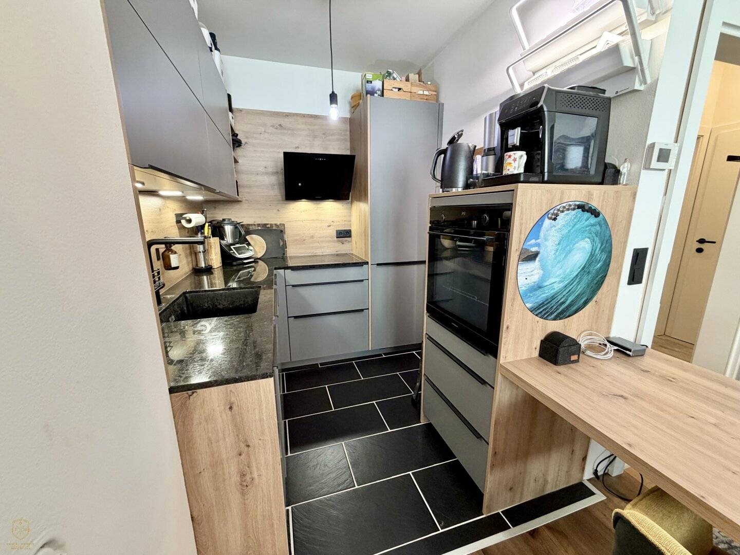 Bright apartment with open kitchen in the village center