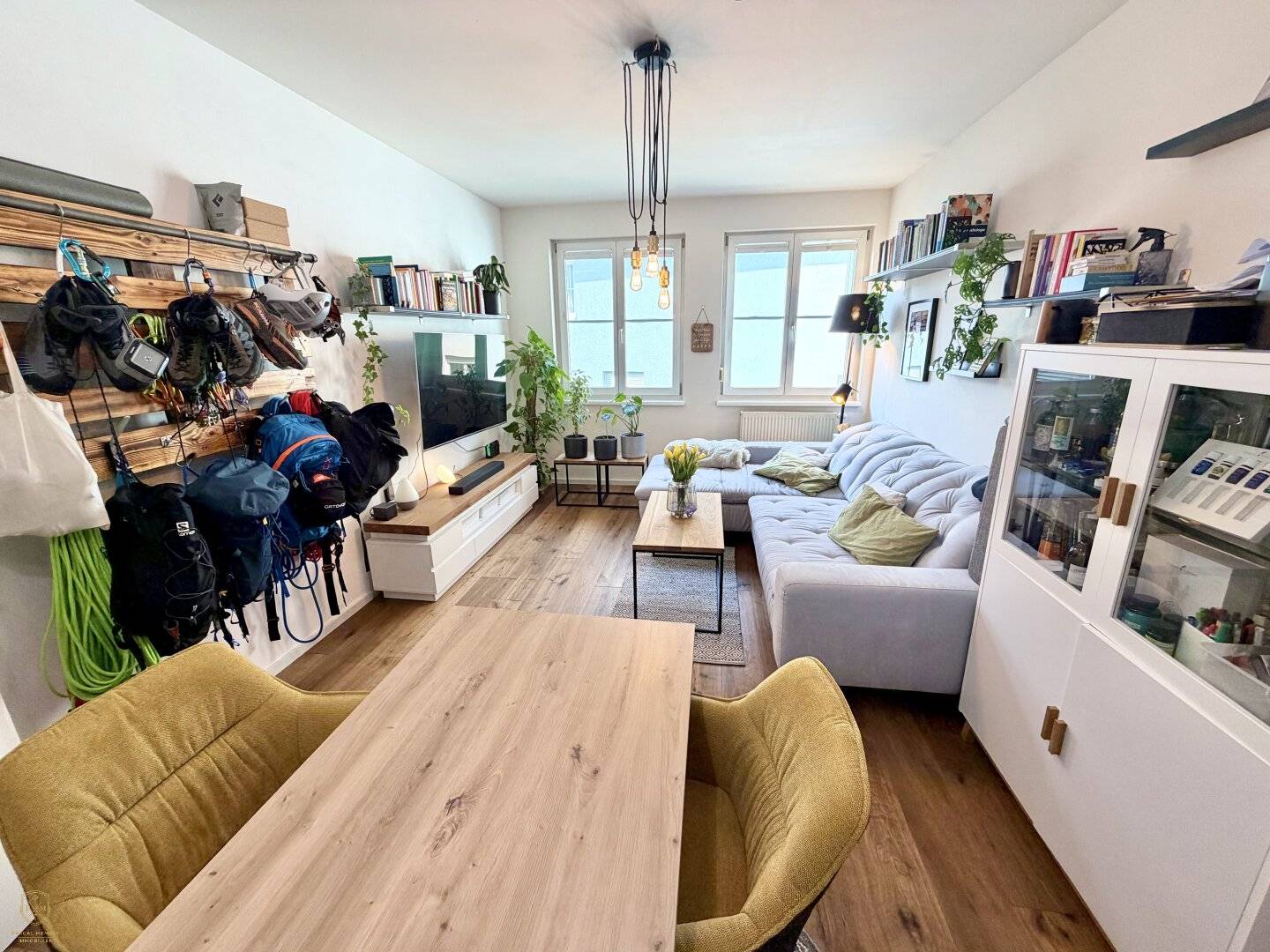 Bright apartment with open kitchen in the village center