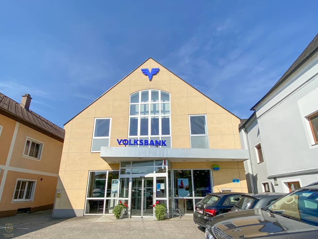 Barrierefreie Gewerbefläche mit Saal im Zentrum von Mank