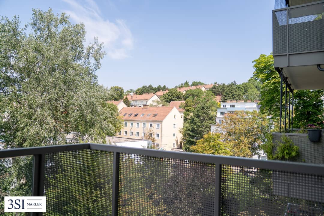 Großzügige 4 Zimmer Wohnung mit Balkon und Grünblick