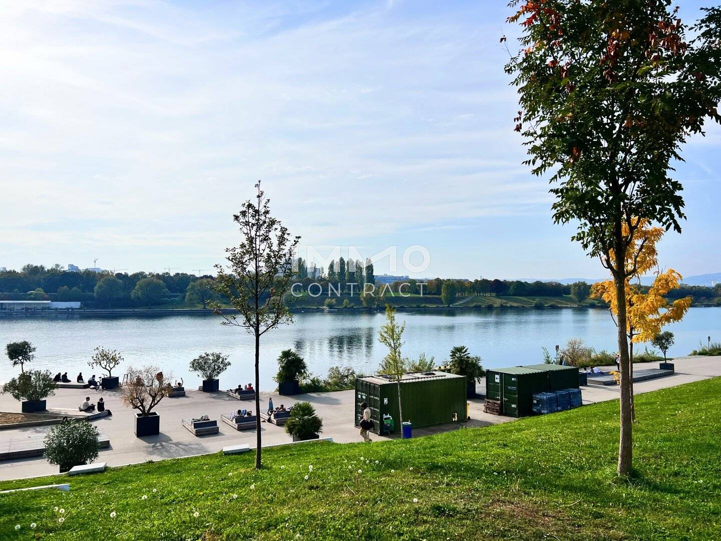Bright Apartment with Balcony Right by the Danube