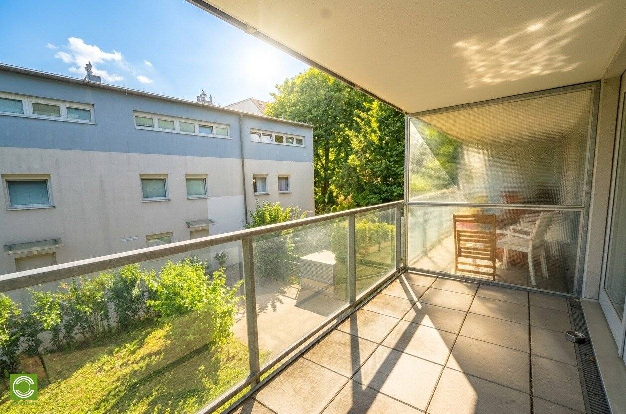 Modern apartment with loggia and underground parking near Schloss Hetzendorf