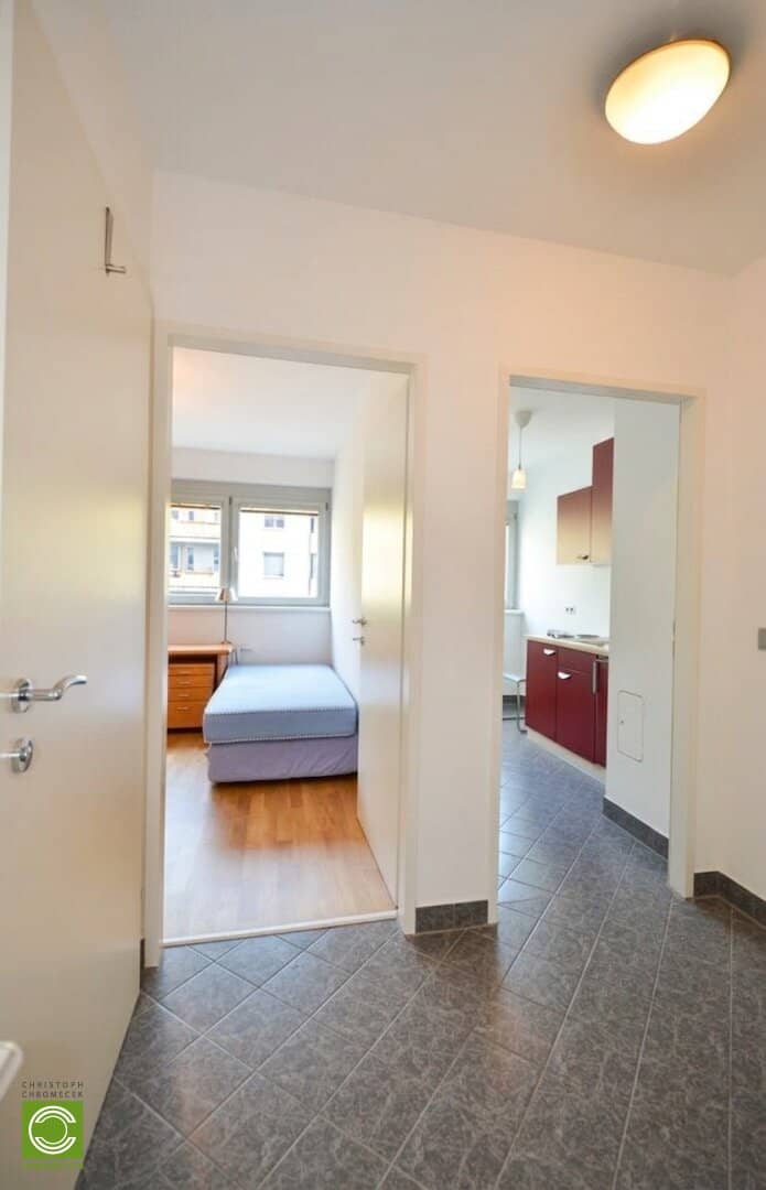 Modern apartment with loggia and underground parking near Schloss Hetzendorf