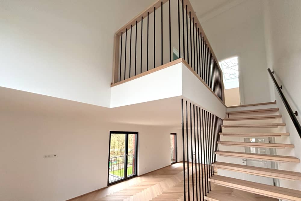 Helle Maisonettewohnung mit Aufzug und Fernblick
