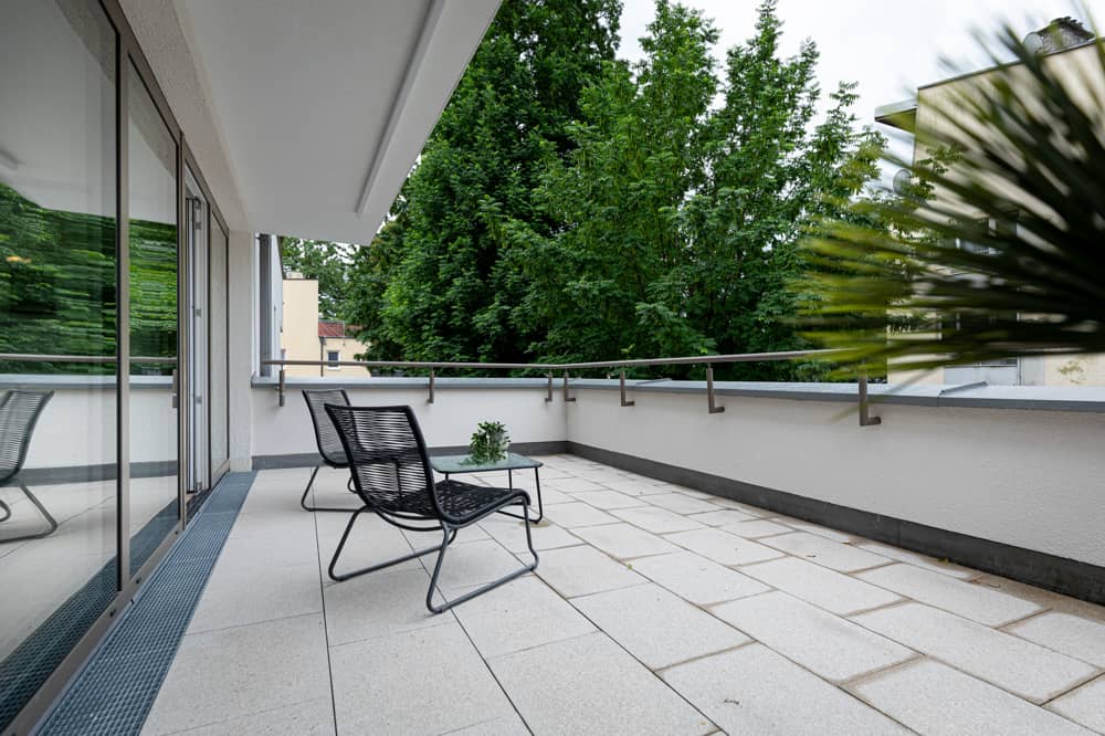 Stylish 3 Room Apartment with Terrace in Aigen