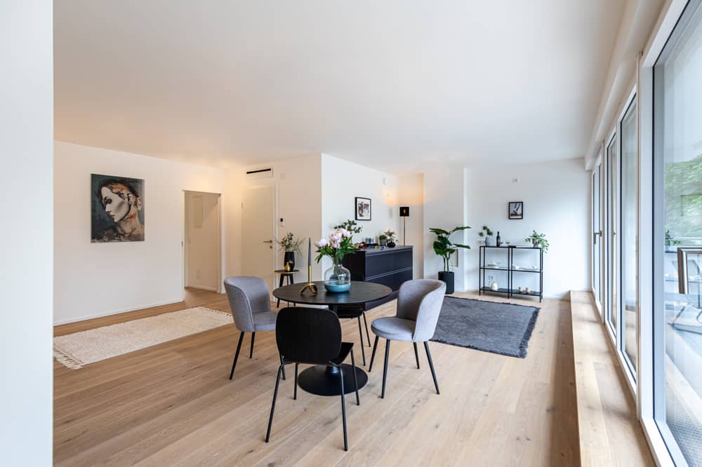 Stylish 3 Room Apartment with Terrace in Aigen
