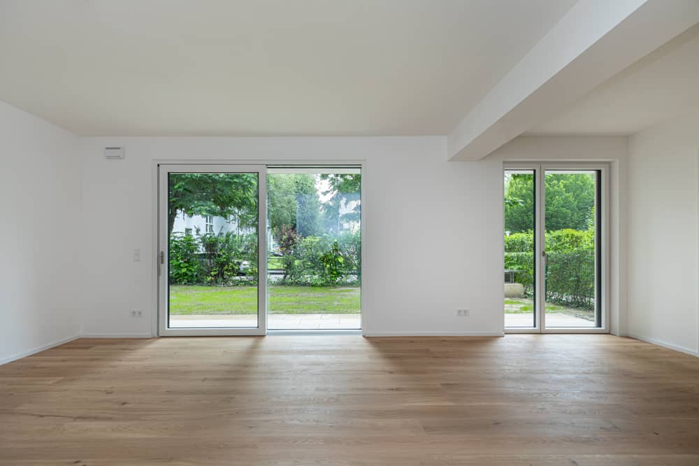 Charming garden apartment with terrace and private garden in Aigen
