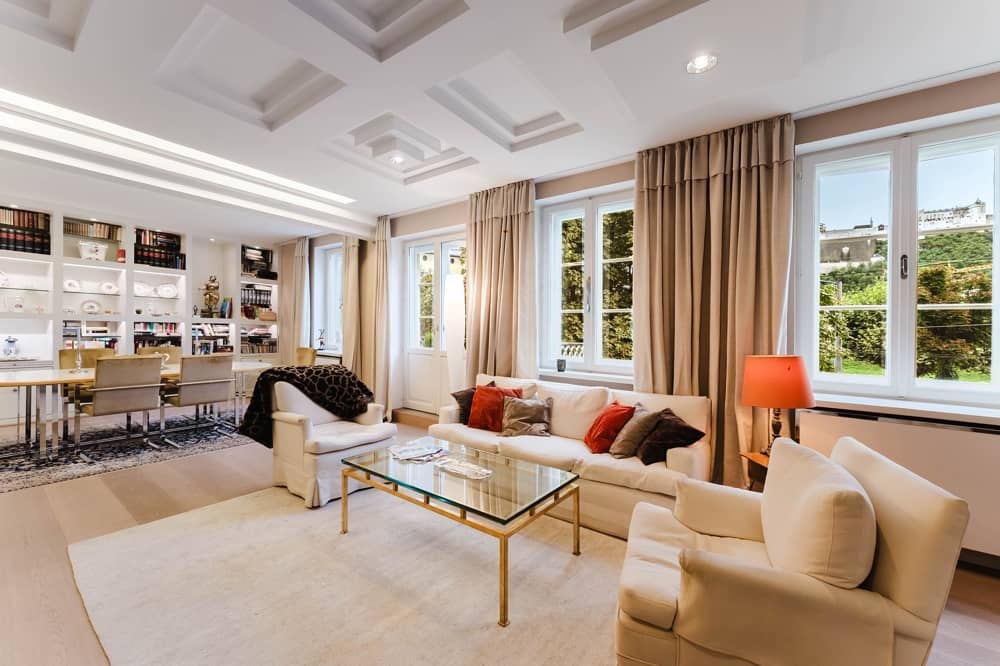 Historic Altbau Apartment with View of Hohensalzburg Fortress