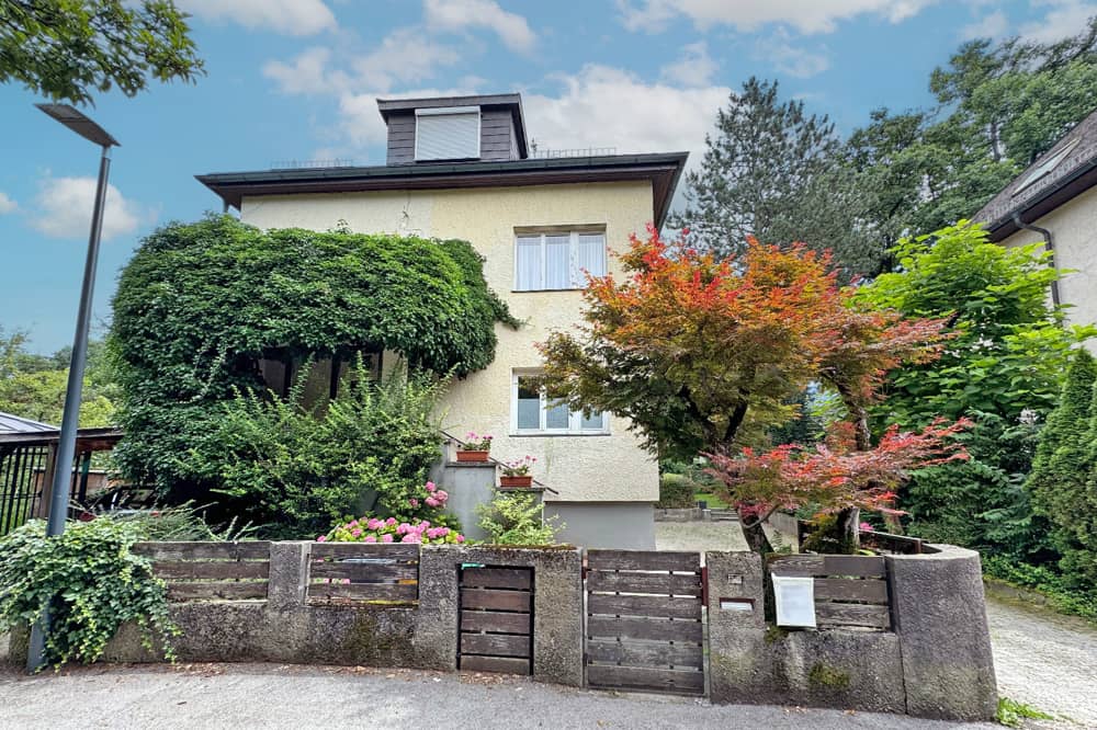 Mehrfamilienhaus mit drei Wohneinheiten in grüner Lage