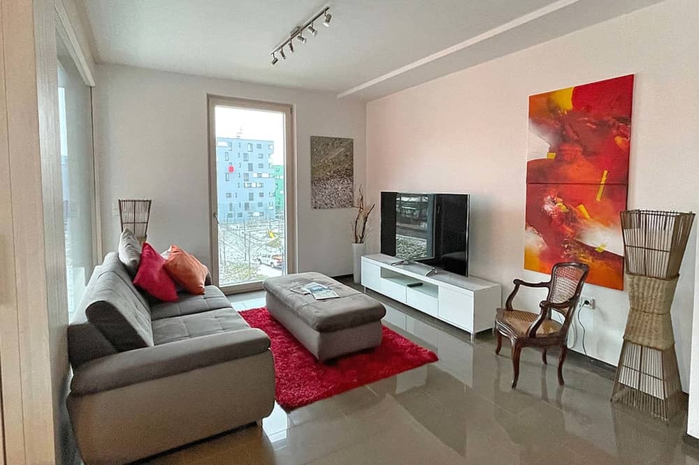Furnished apartment in central location with balcony and terrace