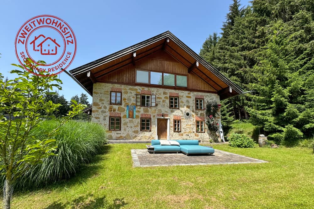 Charmantes Bauernhaus mit Kamin und Carport in Alleinlage