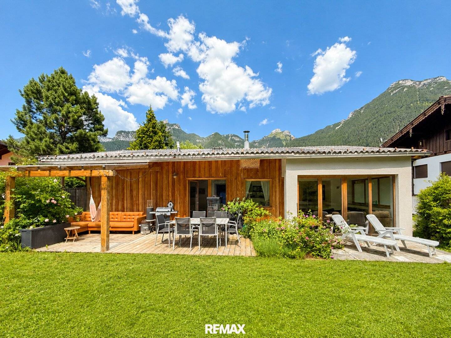 Einfamilienhaus mit Garten und Carport in sonniger Aussichtslage