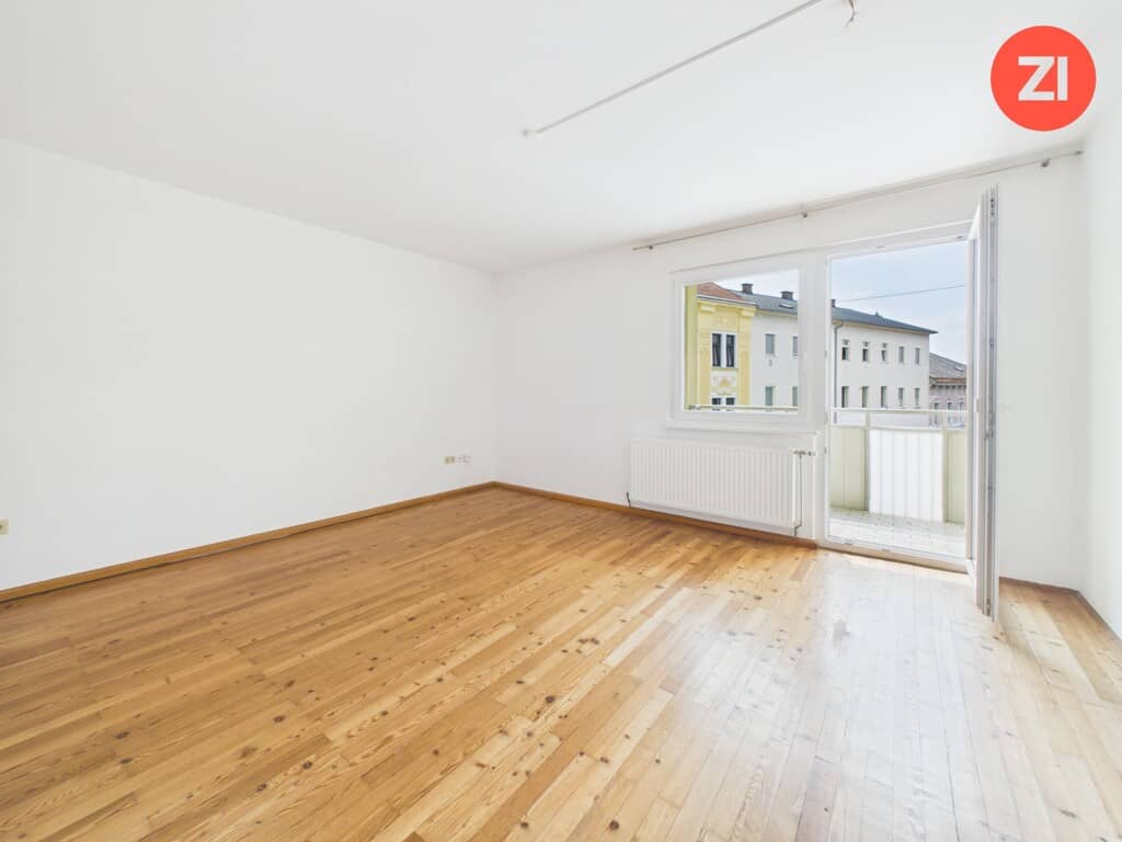 Apartment in Prime Location with Balcony and Separate Kitchen