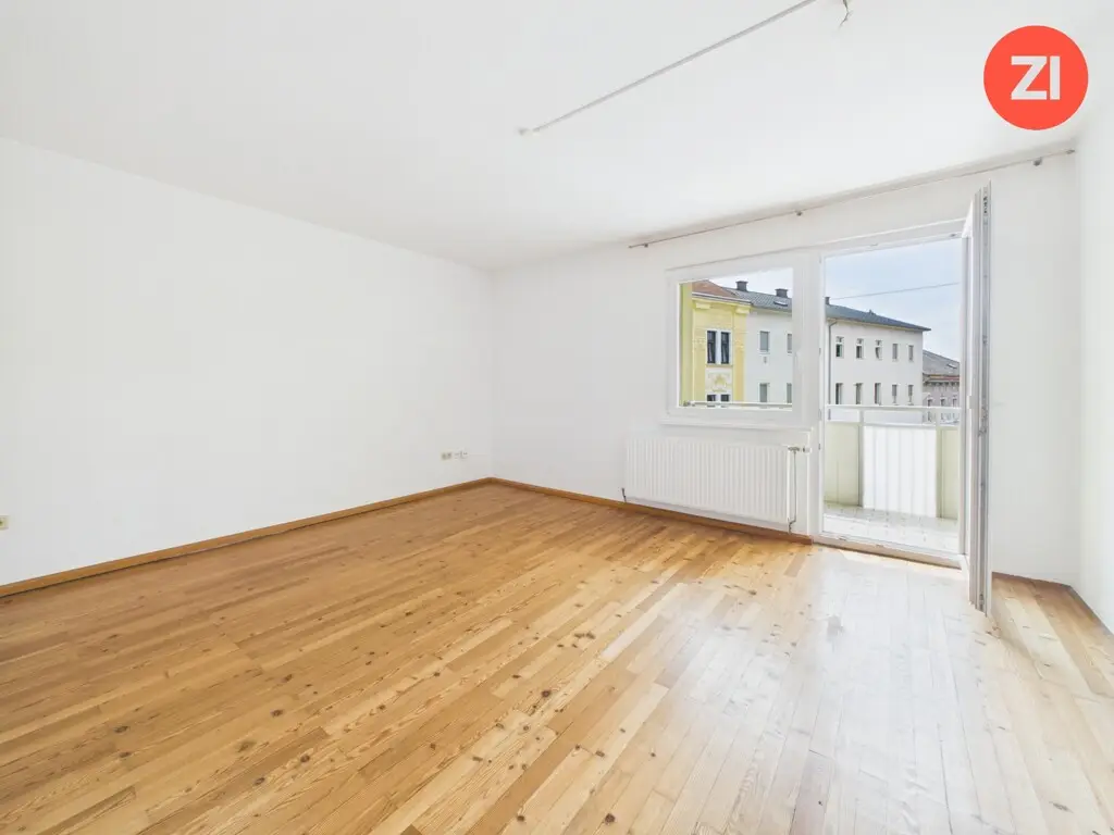 Apartment in Prime Location with Balcony and Separate Kitchen