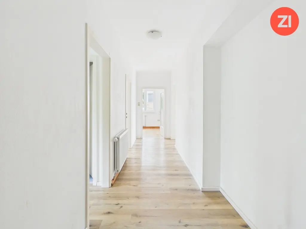 Apartment in Prime Location with Balcony and Separate Kitchen