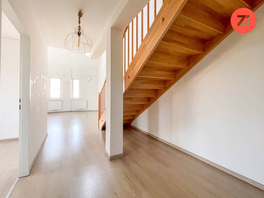 Helle Maisonettewohnung mit Aufzug im Stadtzentrum