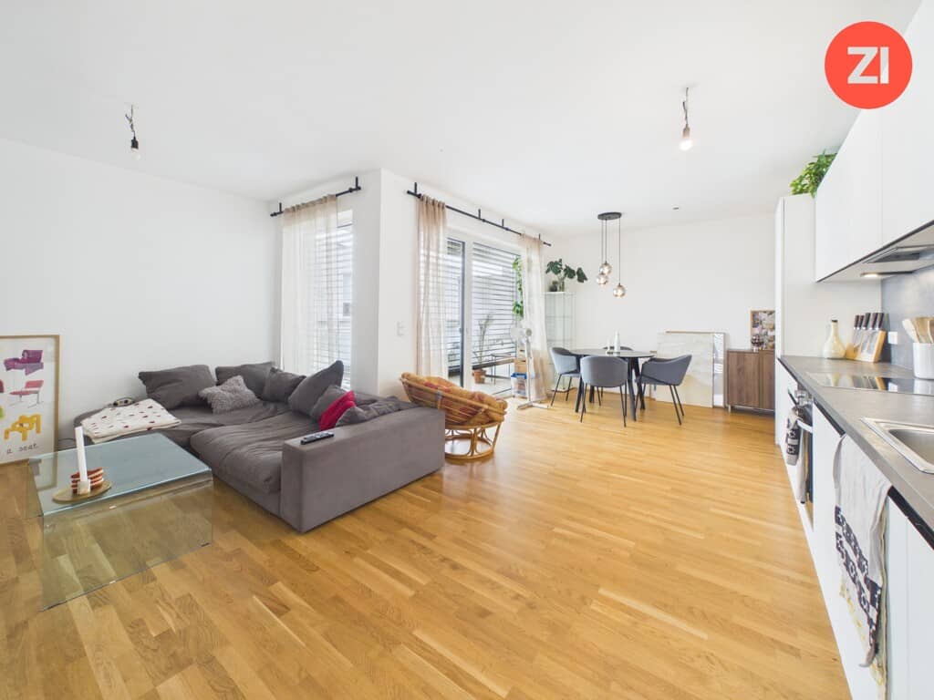 Helle 3 Zimmer Wohnung mit Loggia und Tiefgarage