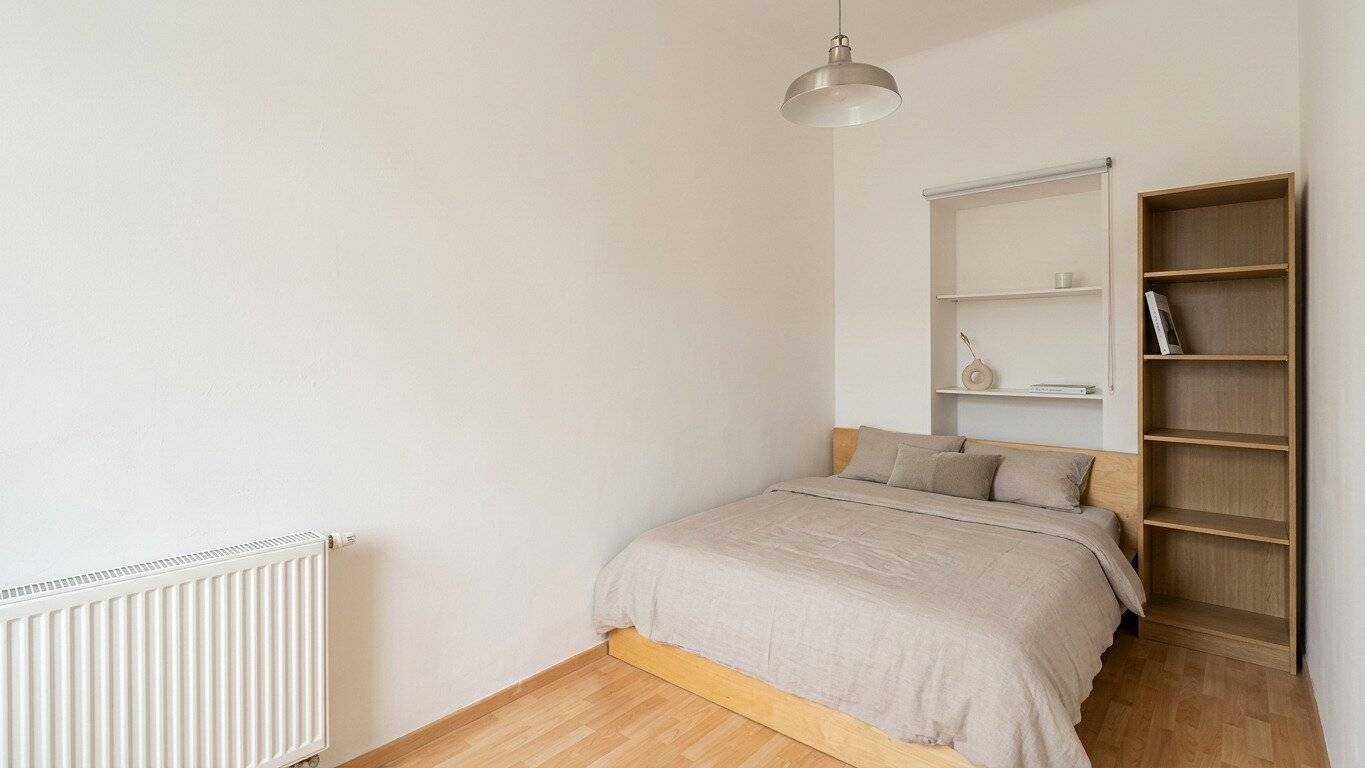 Praktische Altbauwohnung mit Einbauküche und guter Verkehrsanbindung