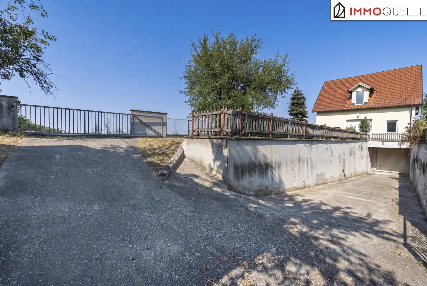 Großzügiges Grundstück mit Entwicklungspotenzial in ruhiger Wiener Lage