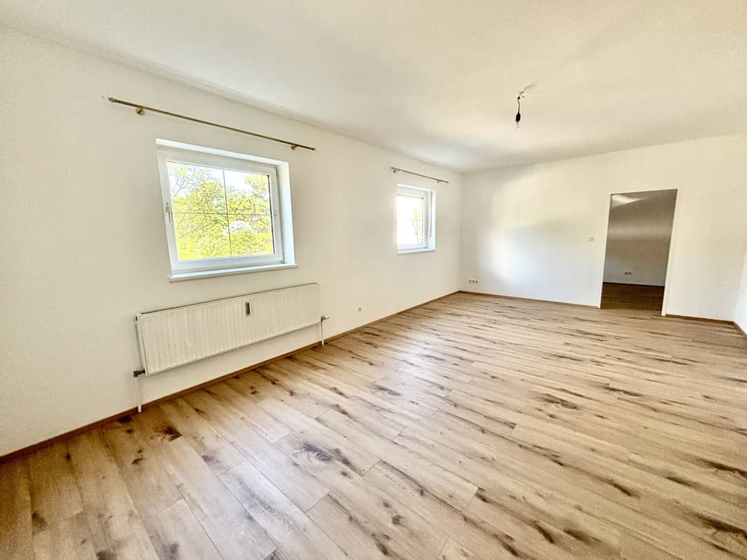 Erdgeschosswohnung mit Garten und Carport in ruhiger Lage