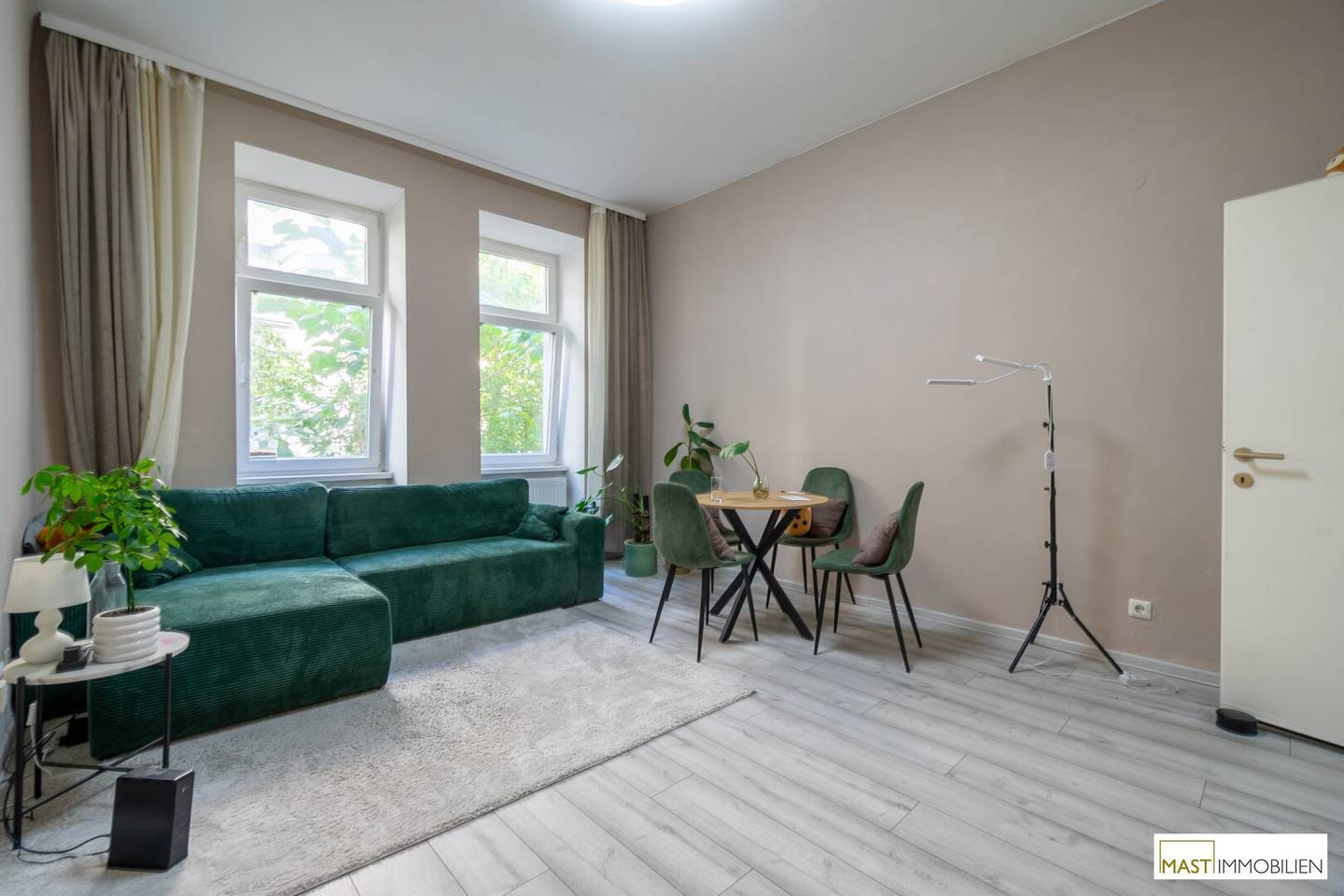 Charming 2-room apartment with optimal room layout in the popular Fasanviertel
