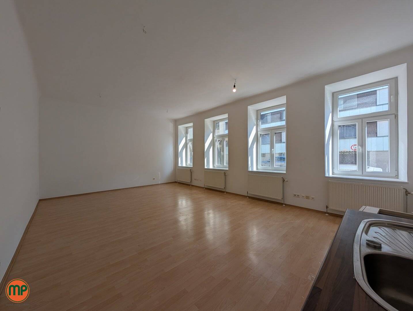 Renovated historic office with stucco and strong U3 access