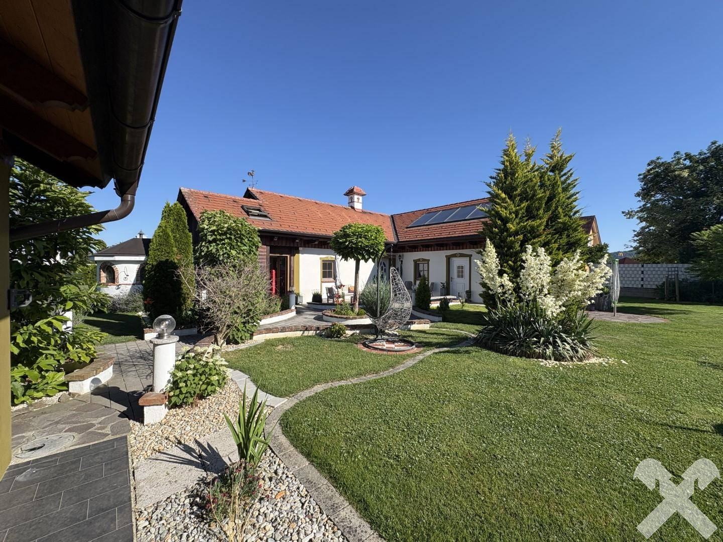 Modernes Einfamilienhaus mit Sauna Pool und Wintergarten
