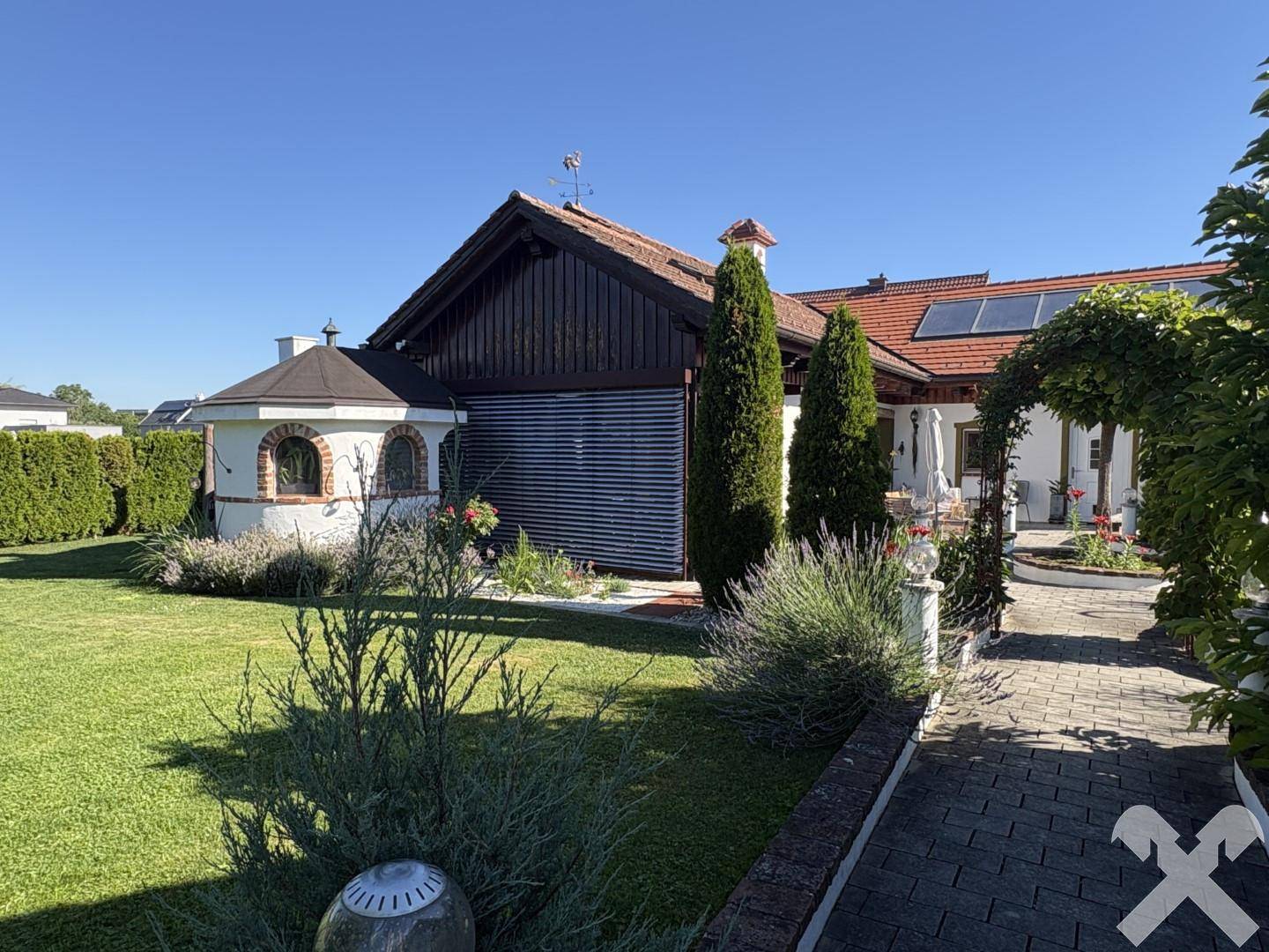 Modernes Einfamilienhaus mit Sauna Pool und Wintergarten