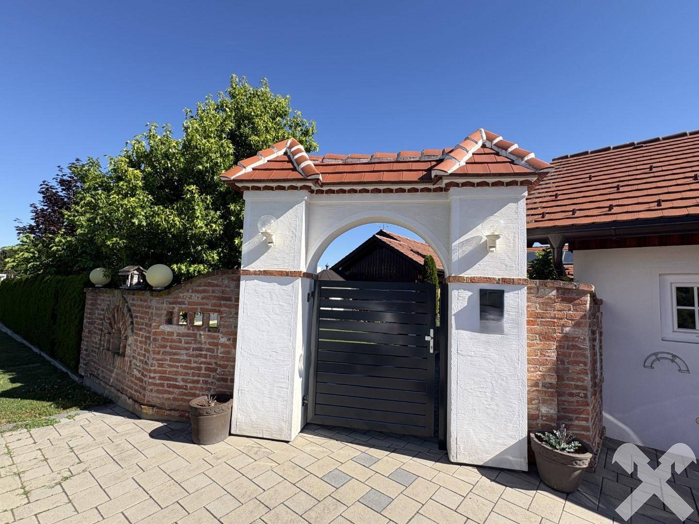 Modernes Einfamilienhaus mit Sauna Pool und Wintergarten